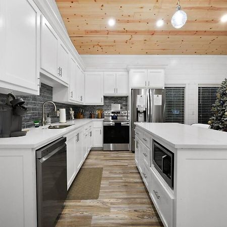 Diamond Cabin W/ Jet Shower & Secluded Back Deck! Broken Bow Exterior photo