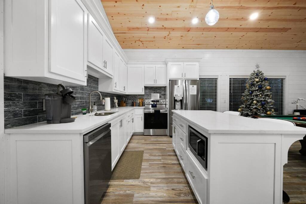 Diamond Cabin W/ Jet Shower & Secluded Back Deck! Broken Bow Exterior photo