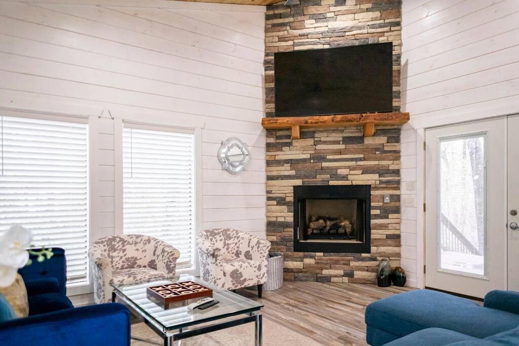 Diamond Cabin W/ Jet Shower & Secluded Back Deck! Broken Bow Exterior photo