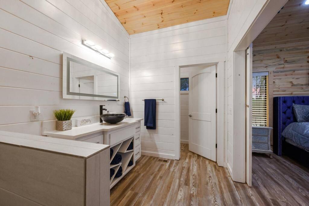 Diamond Cabin W/ Jet Shower & Secluded Back Deck! Broken Bow Exterior photo
