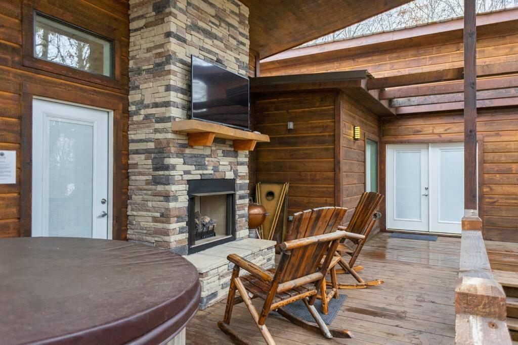 Diamond Cabin W/ Jet Shower & Secluded Back Deck! Broken Bow Exterior photo