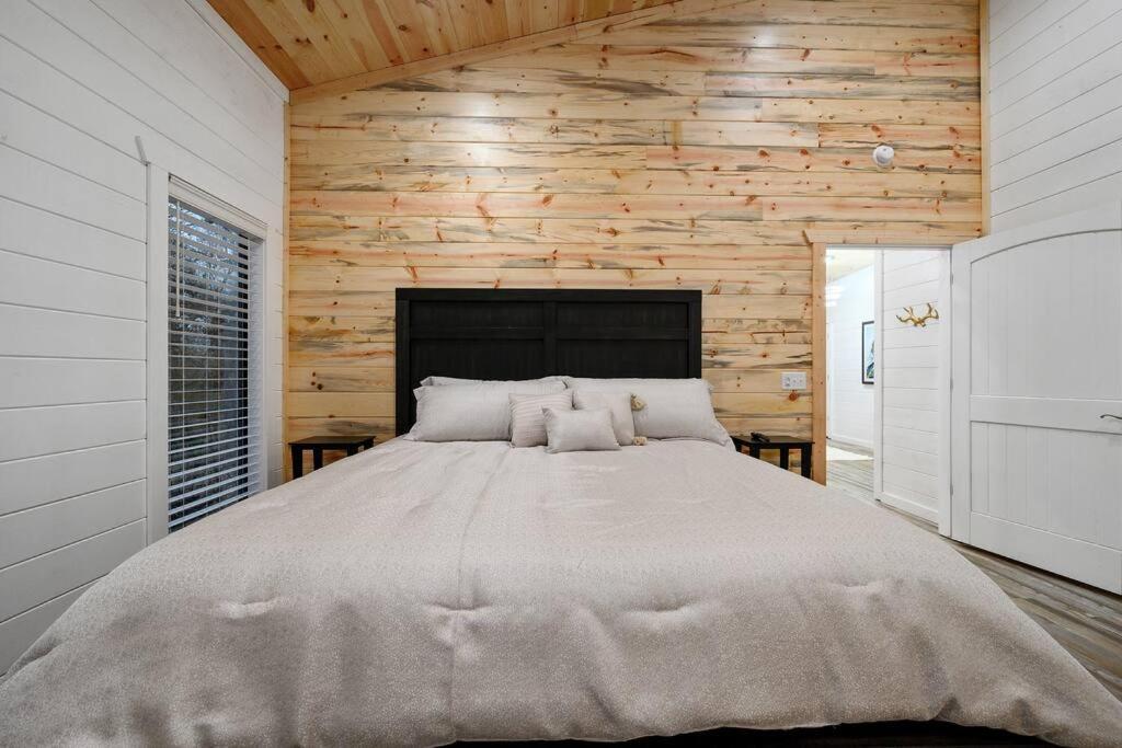 Diamond Cabin W/ Jet Shower & Secluded Back Deck! Broken Bow Exterior photo