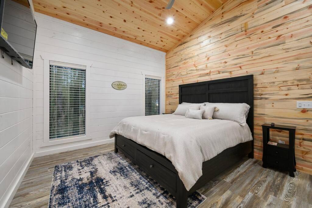 Diamond Cabin W/ Jet Shower & Secluded Back Deck! Broken Bow Exterior photo